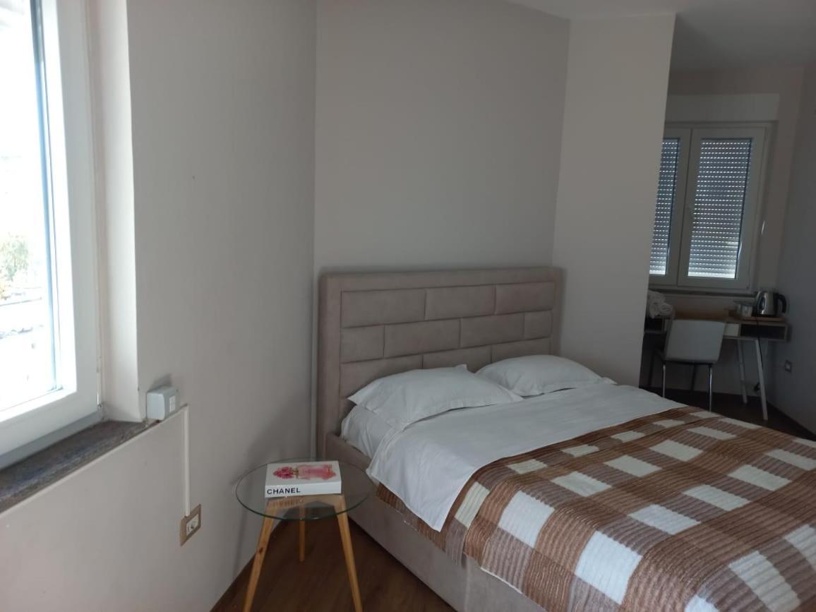 Penthouse Rooms & Aparts Tirana Exterior photo